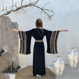 Damen-Kimono mit eleganten Mustern